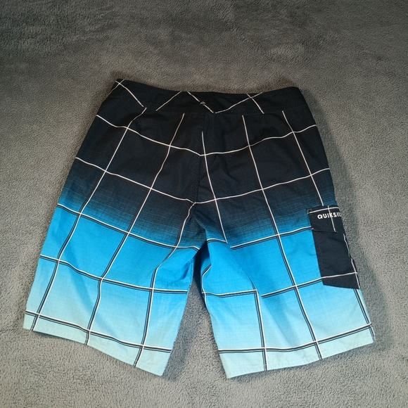 Quicksilver Shorts 32w - Picture 6 of 8